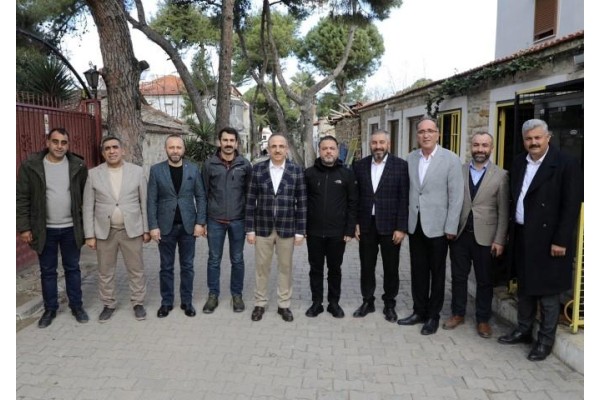 “Sallanan masalarına takoz yaratmaya çalışıyorlar”