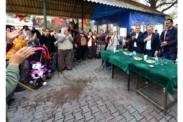 ÇİÇEKLERLE UĞURLANDI