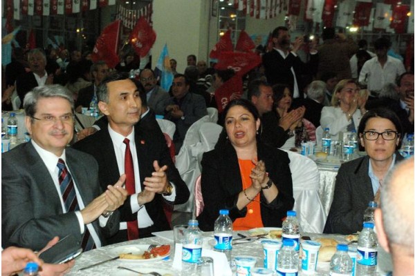 CHP’DEN GÖVDE GÖSTERİSİ