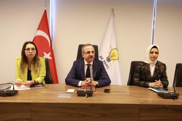 AK PARTİ İSTİŞARE TOPLANTISI YAPTI