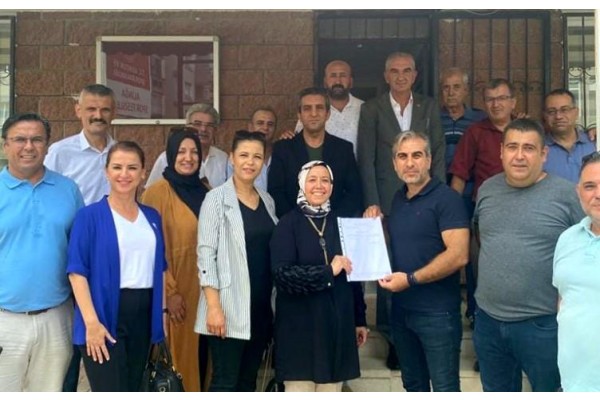 Aydemir ve yönetimi mazbatasını aldı