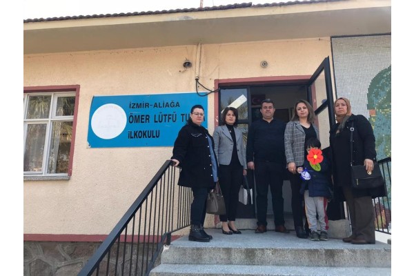 MHP’li Kadınlar çocukları sevindirdi