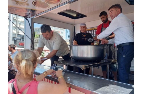 CHP’den aşure ikramı