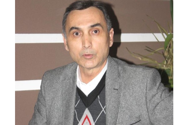 DURMAZ, “BIRAKIN SİYASETİ İLÇE BAŞKANLARI YAPSIN”