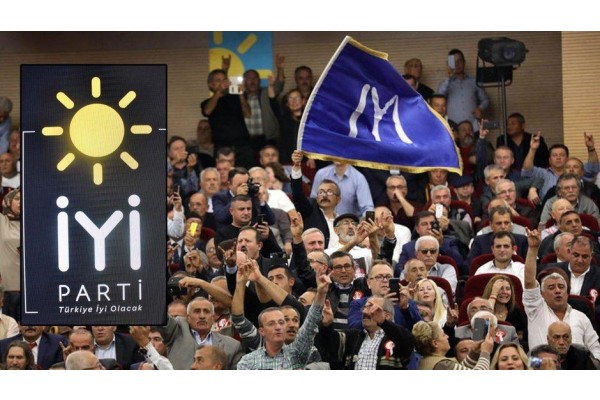İYİ PARTİ’Yİ ALİAĞALILAR NASIL KARŞILADI?