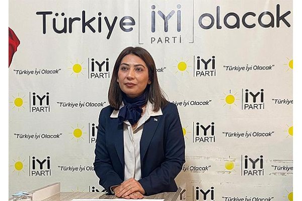 Tuğba Oktay Bor, ilçe başkanlığına aday