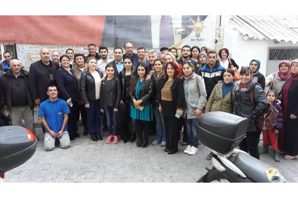 AK PARTİ FOÇA DANIŞMA KURULU TOPLANTISINI YAPTI