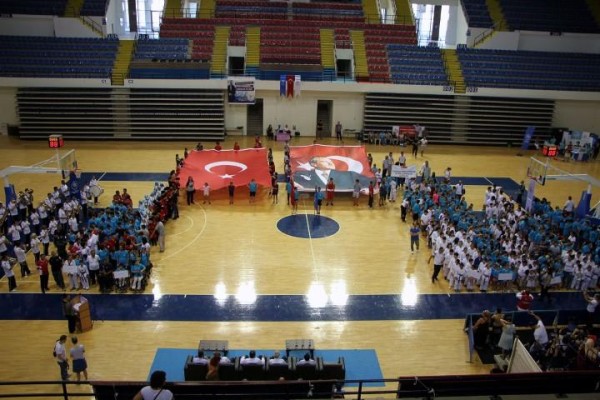 İL SPOR MERKEZLERİ AÇILDI