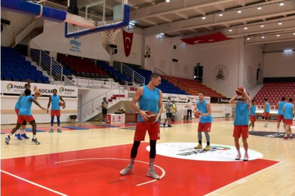 ALİAĞA PETKİMSPOR, BAHÇEŞEHİR KOLEJİ’Nİ AĞIRLAYACAK