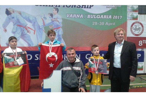 DÜNYA ŞAMPİYONU OLDU