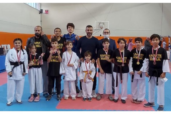 TANER EROL SPOR İHTİSAS KULÜBÜ MADALYALARI TOPLADI