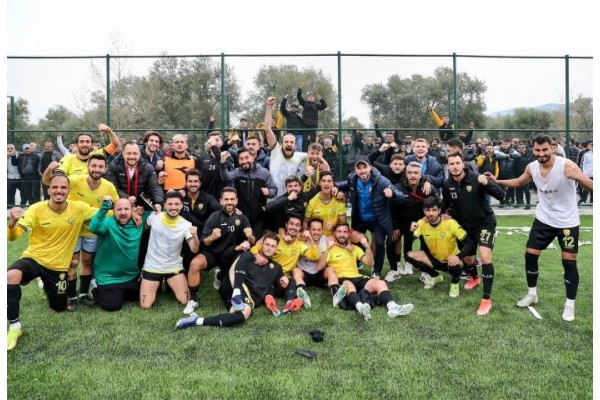 Aliağaspor FK zirveyi sevdi