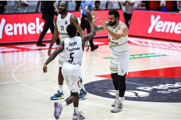 Petkimspor sahasında kazandı