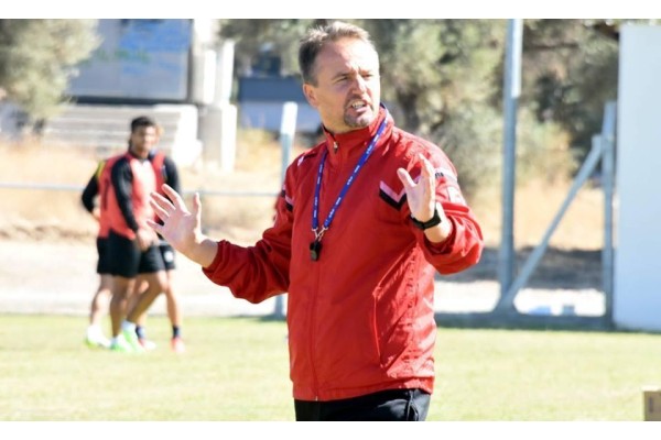 ANTRENÖR SERKAN ŞENTÜRK, TAKIMLA YOLLARINI AYIRDI