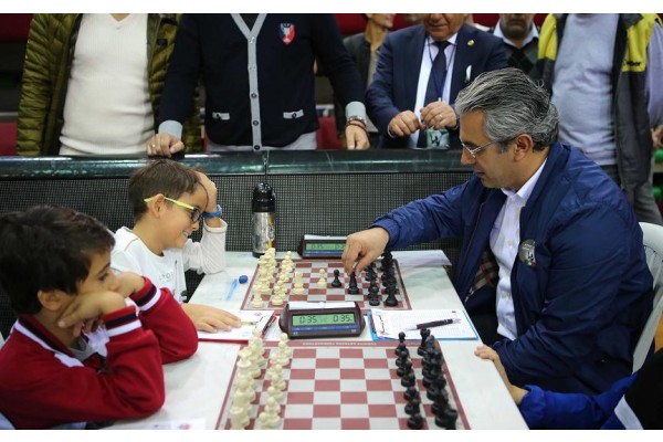 KARŞIYAKA’DA 110 BİN KİŞİ SPOR YAPTI