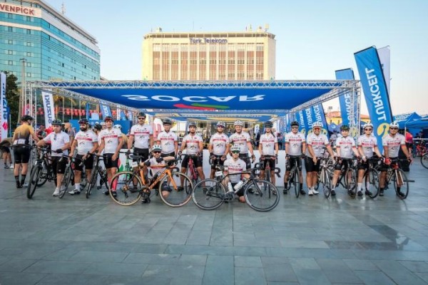 Bisiklet yarışı heyecanı İzmir’de yaşandı