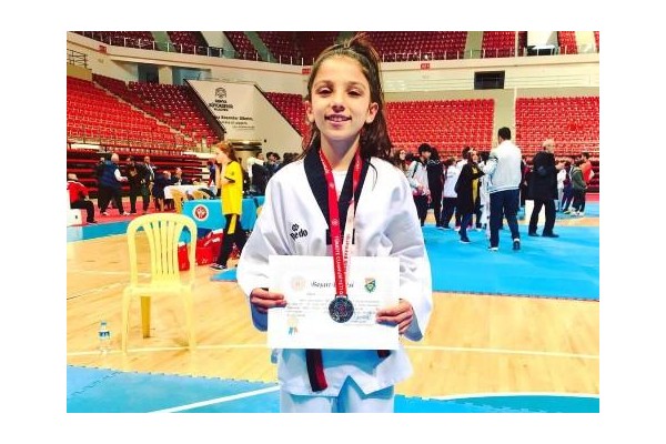 KÜÇÜK ZEYNEP’TEN BÜYÜK BAŞARI