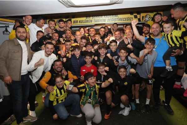 Şampiyonluk yarışında hata yok