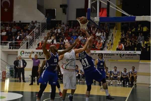 PETKİM FARKLI KAZANDI, SERİYİ ALİAĞA’YA TAŞIDI