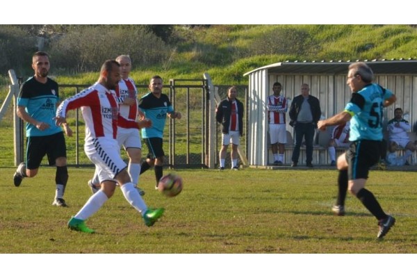 ALİAĞA GÜCÜ MASTERLER KENDİ EVİNDE GALİP