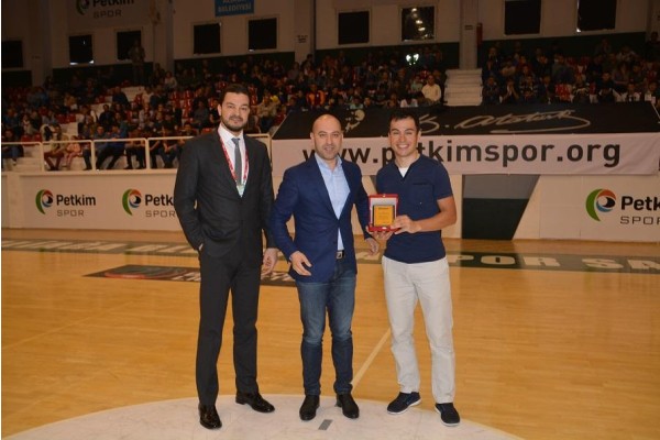 TÜRKİYE BİRİNCİSİ ERCÜMENT BORAN’A PLAKET VERİLDİ