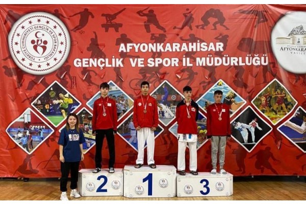Aliağalı sporcular madalyayla döndü
