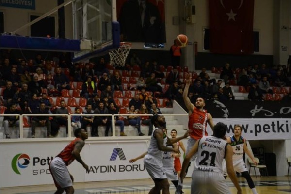 PETKİM SPOR DÖRDÜNCÜ GALİBİYETİNİ ALDI