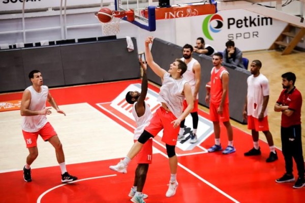 PETKİMSPOR ÇIKIŞ ARIYOR