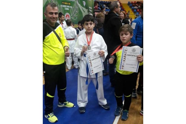 MİNİK KARATECİLER MADALYAYA DOYMUYOR