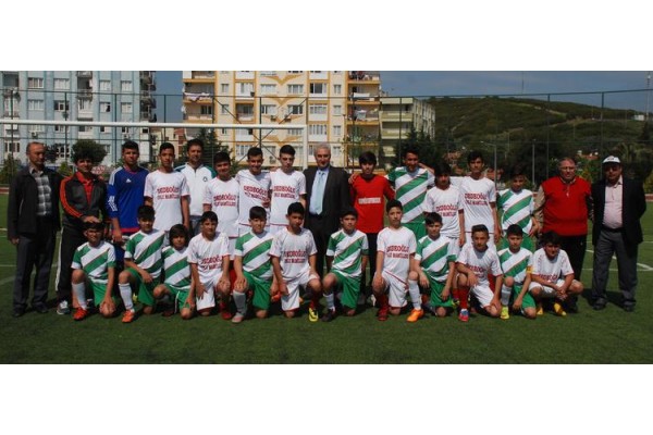 TURNUVANIN GALİBİ PETROKİMYA ORTAOKULU