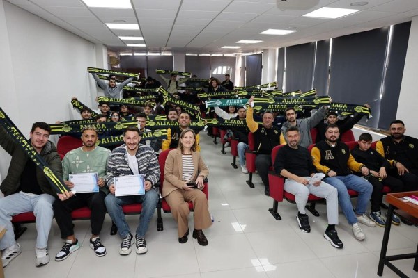 Yüksekokulda futbol söyleşisi