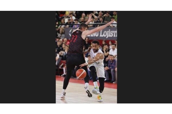 Petkimspor bir farkla kazandı