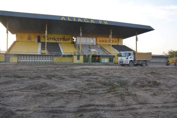 STADIN ÇİMLERİ YENİLENİYOR