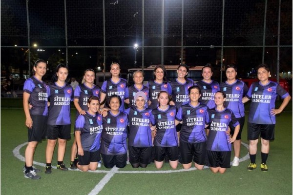 KADINA ŞİDDETE KARŞI SAHAYA İNDİLER