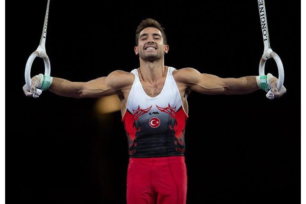 HELVACI’NIN DÜNYA ŞAMPİYONU ÖĞRETMENİ