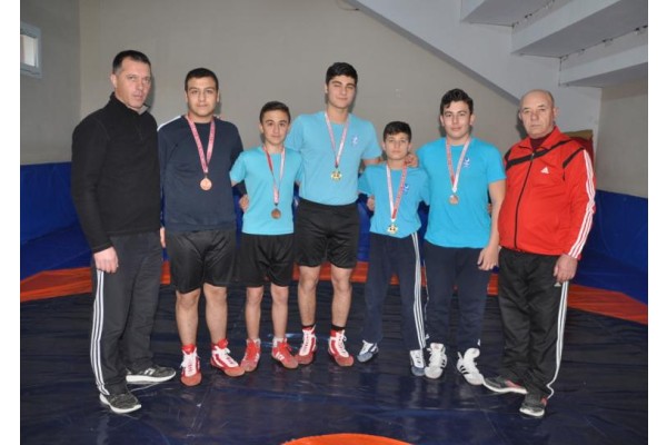 MİNDER MADALYALARLA DOLU