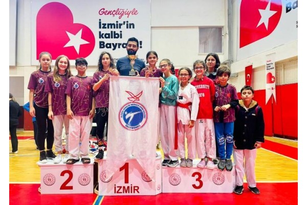 Aliağalı sporcular kupanın sahibi oldu