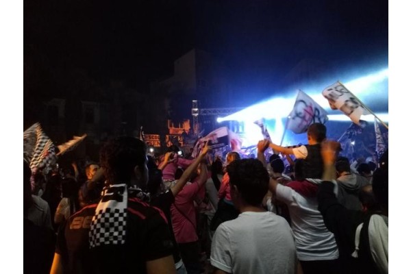 ALİAĞA’DA KARA KARTALLARIN ŞAMPİYONLUK COŞKUSU