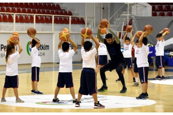 GENÇLER SPOR YAPARAK EĞLENECEK