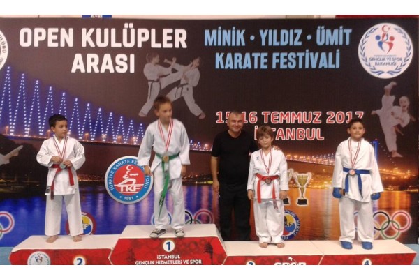 MİNİK KAAN’DAN ÇİFTE MADALYA