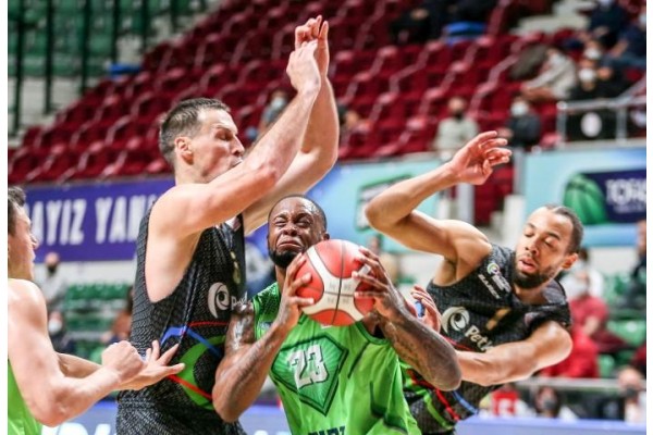 PETKİMSPOR'DA KÖTÜ GİDİŞ SÜRÜYOR