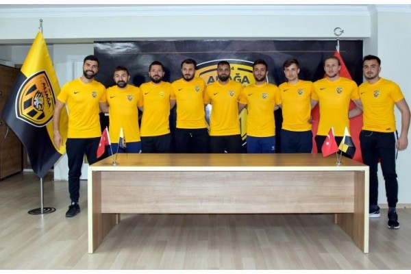 ALİAĞASPOR FK’DAN 9 TRANSFER