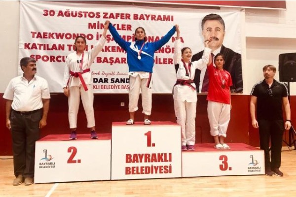 MİNİK TAEKWONDOCULAR GURURLANDIRDI