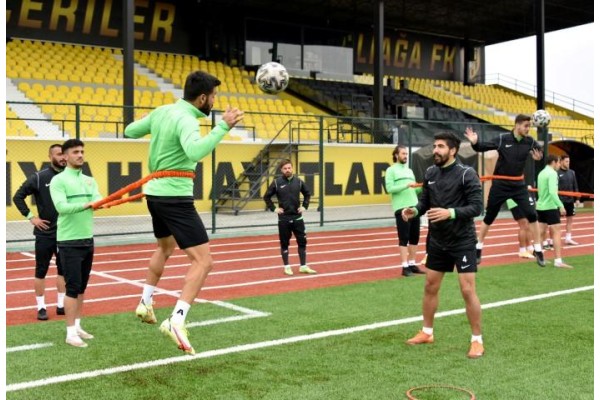ALİAĞASPOR FK 3 PUAN PEŞİNDE