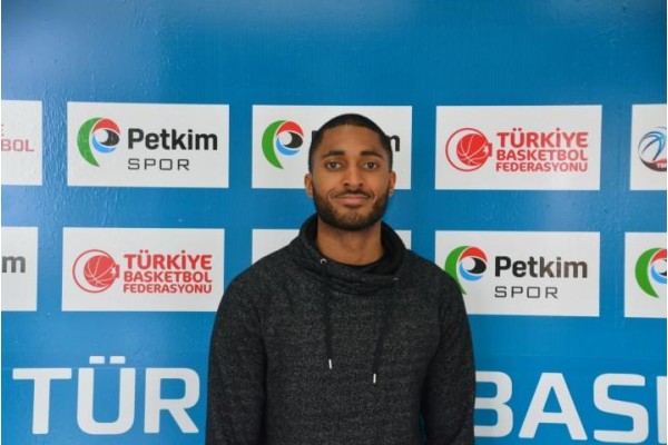 PETKİM SPOR ADAM SMİTH İLE ANLAŞTI