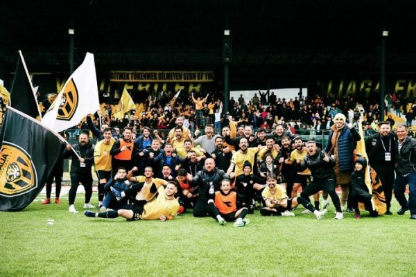 Aliağaspor FK liderliğini sürdürdü