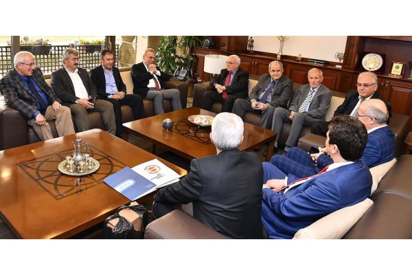 TEŞEKKÜRE GELDİLER