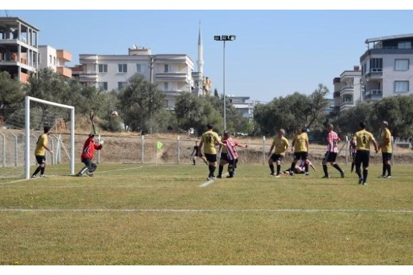 ALİAĞA GÜCÜ MASTERLER KENDİ EVİNDE YENİLDİ