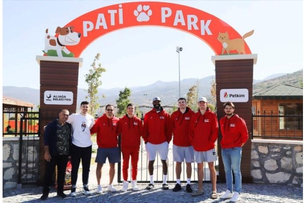 Basketbolculardan Pati Park ziyareti