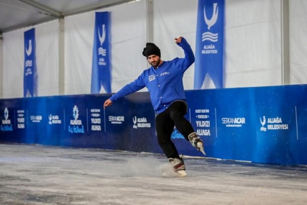 Ücretsiz buz pateni keyfi başladı